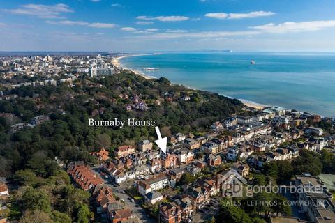 2 bed property, in Burnaby Road, £300,000