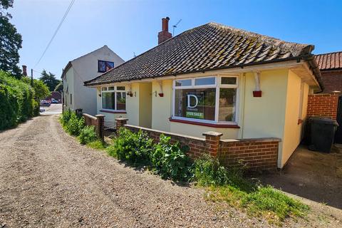 3 bed property, in Recreation Walk, £275,000