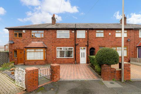 3 bed property, in Newall Grove, £165,000