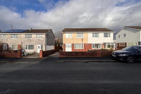 3 bed property, in Ridgewood Park, £175,000