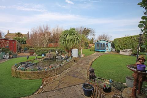 3 bed property, in Bowland Avenue, £250,000