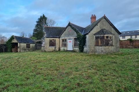 2 bed property, in Merlins Cross, £180,000