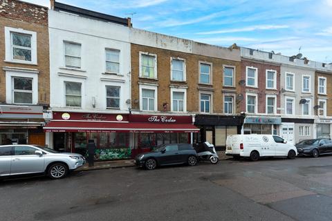 2 bed property, in Malvern Road, £250,000