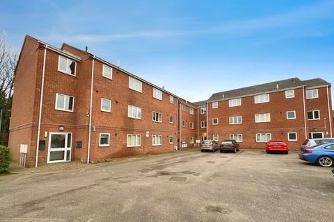 2 bed property, in University Court, £94,995