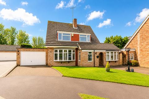 3 bed property, in Fernhills, £835,000