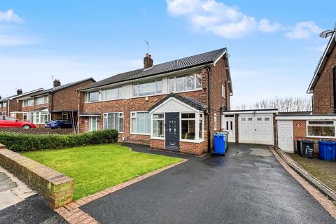 4 bed property, in Rochford Avenue, £490,000
