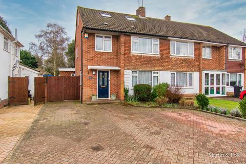 3 bed property, in Sevenoaks Road, £580,000