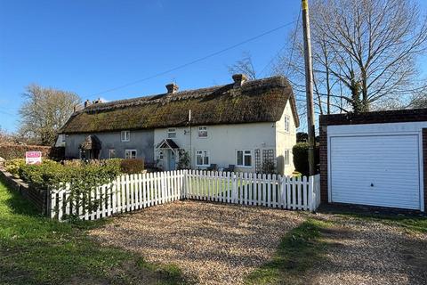 2 bed property, in Dorchester Road, £399,950