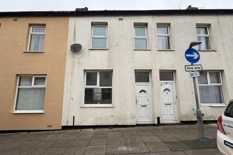 3 bed property, in Ashton Road, £65,000