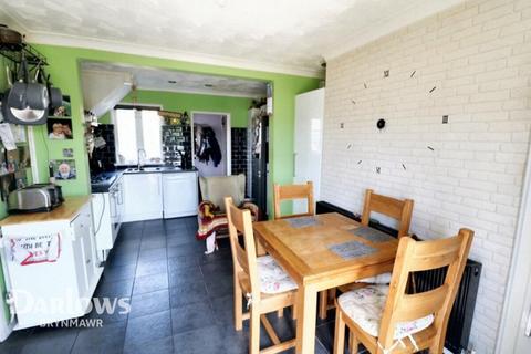 3 bed property, in Rhoslan, £175,000