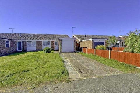 2 bed property, in Laburnum Crescent, £220,000