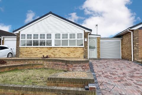 2 bed property, in Wingate Avenue, £175,000