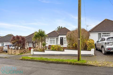 3 bed property, in Stanley Avenue, £350,000