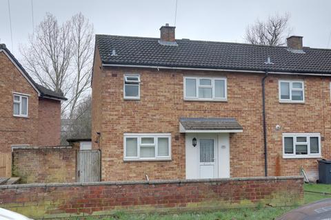 2 bed property, in Turpins Rise, £300,000