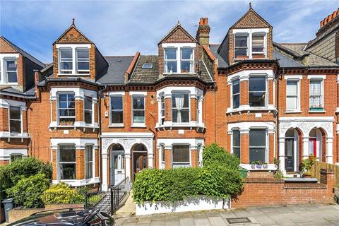 2 bed property, in Kestrel Avenue, £450,000