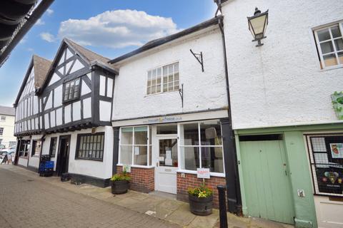 1 bed property, in School Lane, £110,000