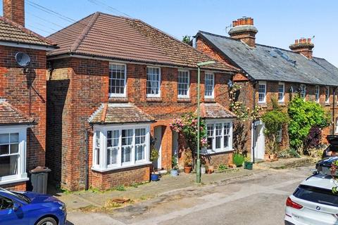 3 bed property, in Witley, £575,000