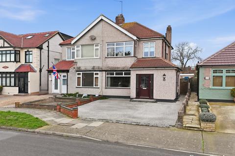 3 bed property, in Alma Avenue, £550,000