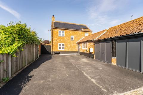 3 bed property, in Theatre Street, £375,000