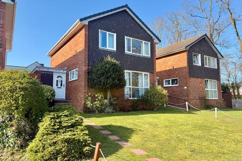 3 bed property, in Kings Field Gardens, £415,000