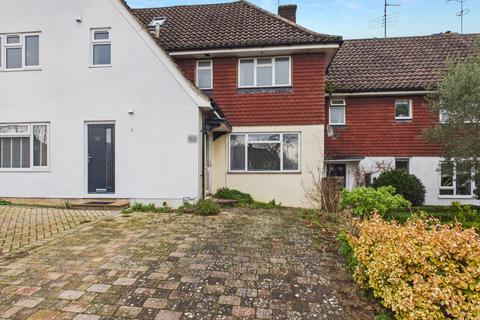3 bed property, in Harlands Road, £370,000