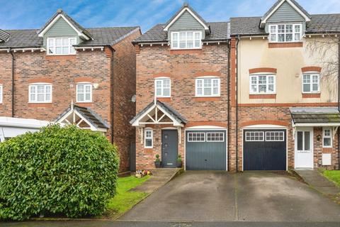 3 bed property, in Settle Street, £250,000