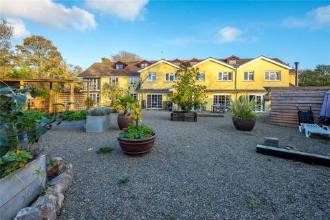 16 bed property, in Quarry Bach, £595,000