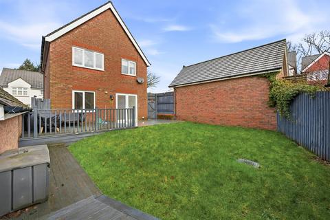 3 bed property, in Coed Y Felin, £360,000