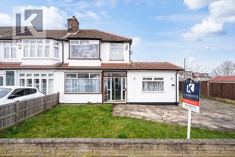 3 bed property, in Esher Avenue, £600,000