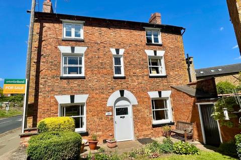 4 bed property, in Harborough Road, £300,000