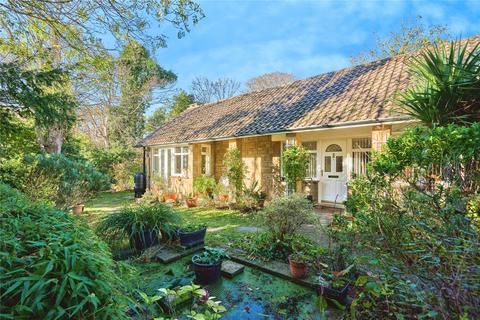 2 bed property, in Madeira Road, £290,000