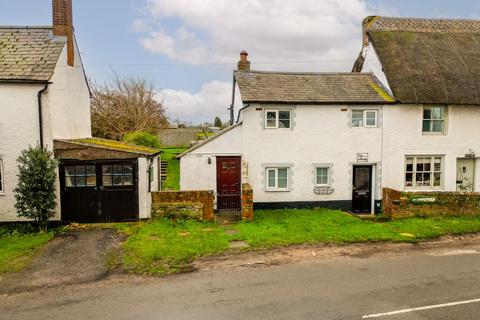 2 bed property, in The Green, £335,000