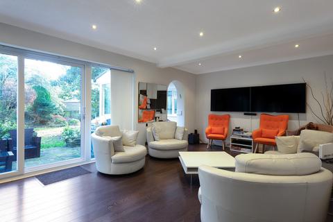 4 bed property, in Brookside, £1,150,000