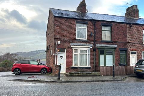 2 bed property, in Buxton Road, £225,000