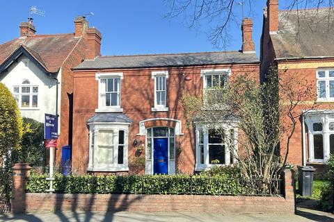 3 bed property, in South Road, £575,000