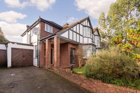 3 bed property, in Eagle Road, £500,000