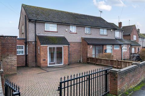 4 bed property, in Cippenham Lane, £610,000