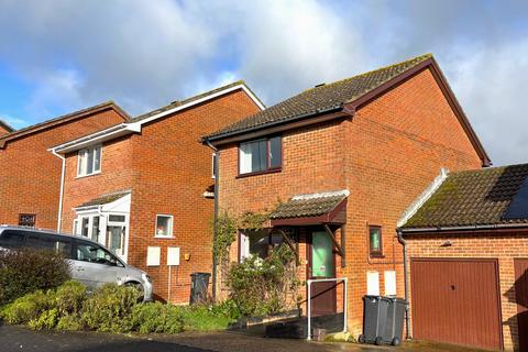 2 bed property, in Higher Days Road, £299,950