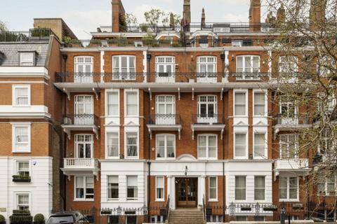 2 bed property, in Rutland Court, £1,400,000