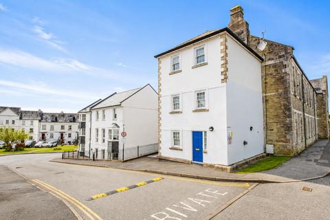 2 bed property, in 12 Royffe Way, £205,000