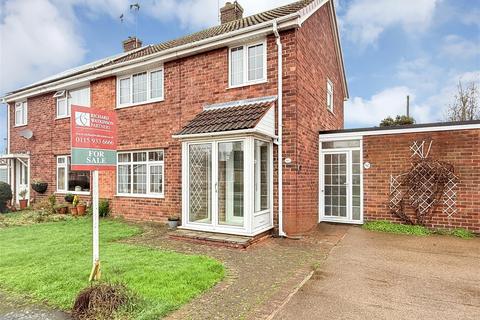 3 bed property, in St. Lawrence Boulevard, £250,000