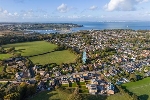 4 bed property, in Bembridge, £400,000