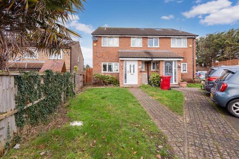 4 bed property, in Sandringham Court, £519,999