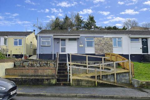 2 bed property, in Moreton Park Road, £170,000