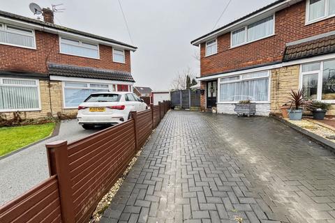 3 bed property, in Harrow Close, £280,000