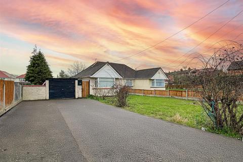 2 bed property, in Southend Road, £425,000