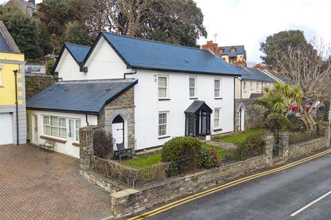 4 bed property, in Station House, £365,000