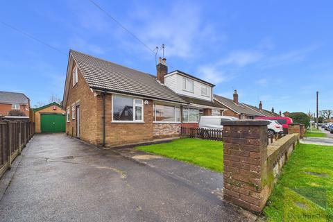 2 bed property, in Joe Lane, £225,000