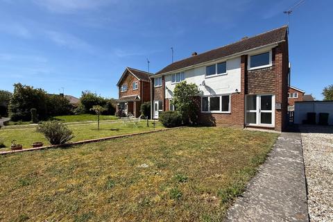 3 bed property, in Wroughton, £280,000