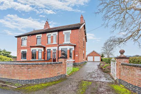 3 bed property, in Tattenhall Road, £325,000